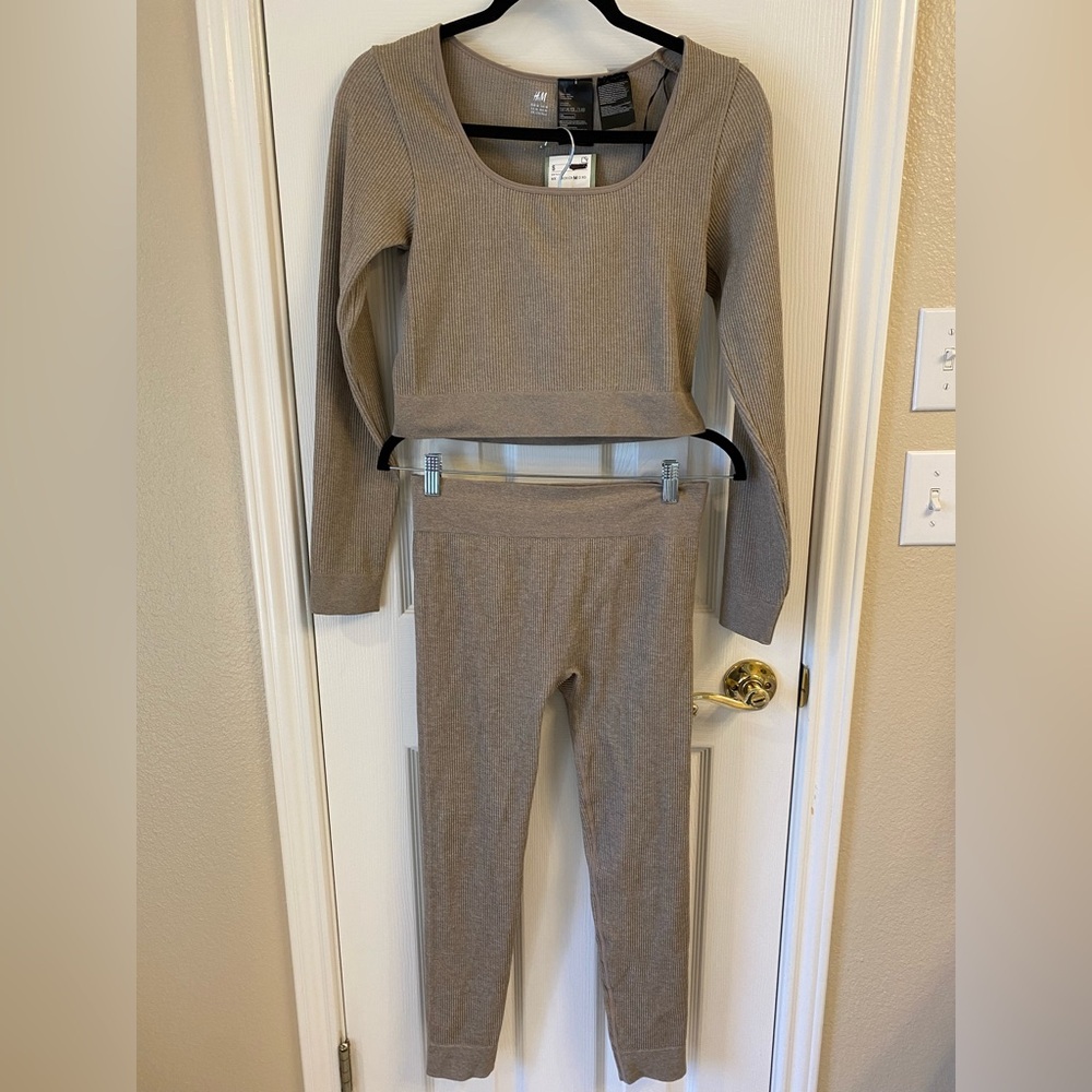 H&M Women Set in Light Brown